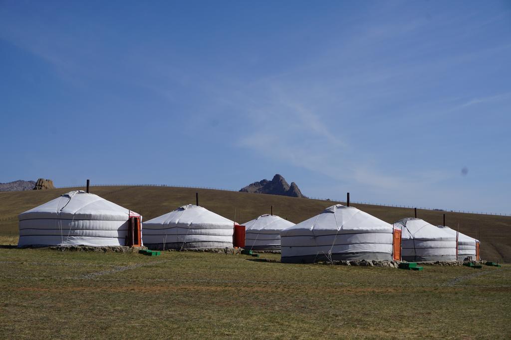 My Mongolia Eco Ger Camp Hotel Nalayh Buitenkant foto