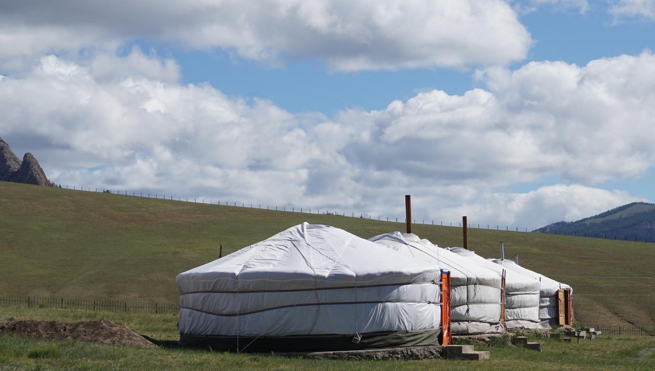 My Mongolia Eco Ger Camp Hotel Nalayh Buitenkant foto