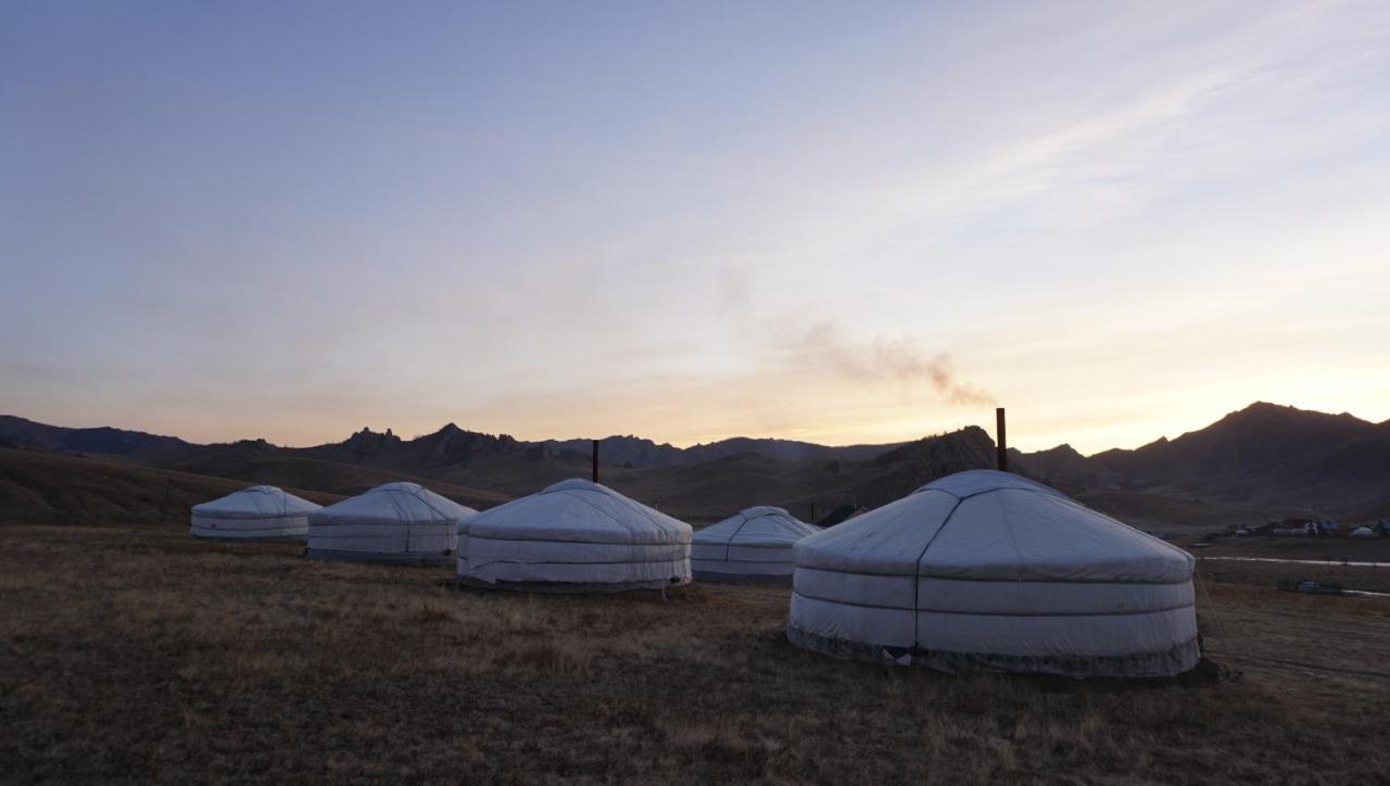 My Mongolia Eco Ger Camp Hotel Nalayh Buitenkant foto