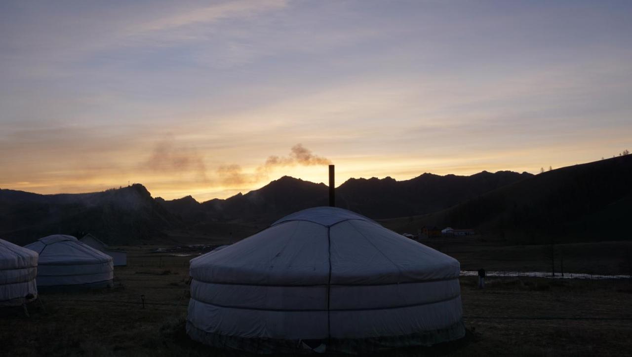 My Mongolia Eco Ger Camp Hotel Nalayh Buitenkant foto